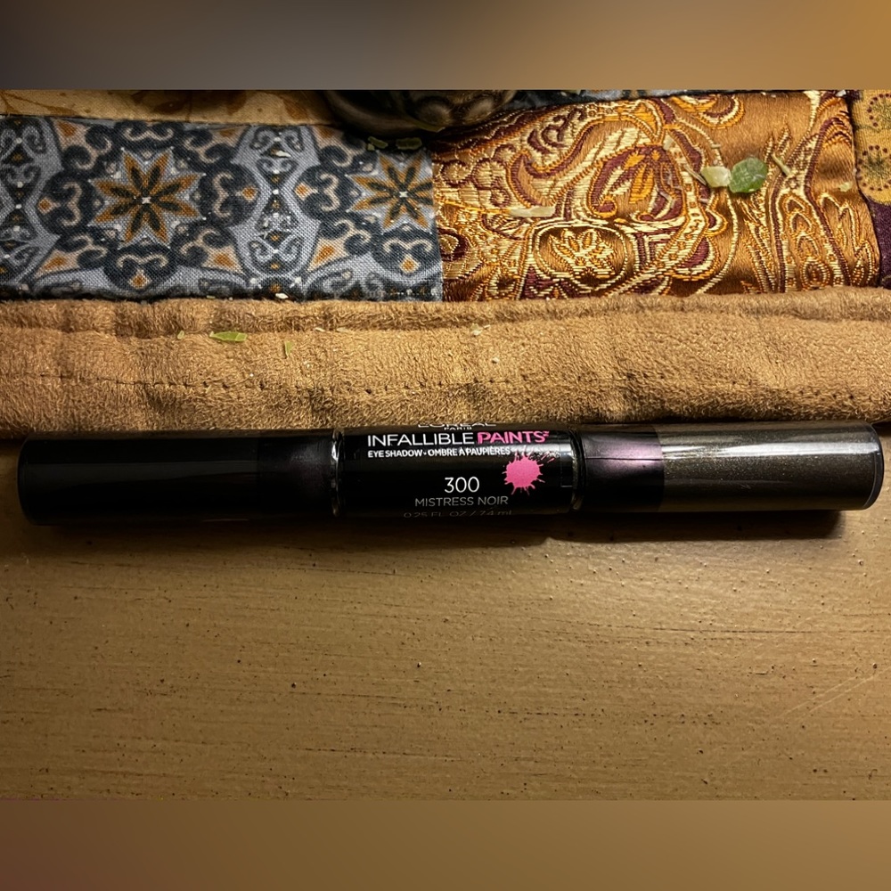 L’Oreal Paris Infallible Paints Cream Eyeshadow.